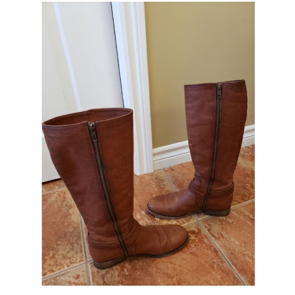 Frye boots 7 - Picture 4 of 9